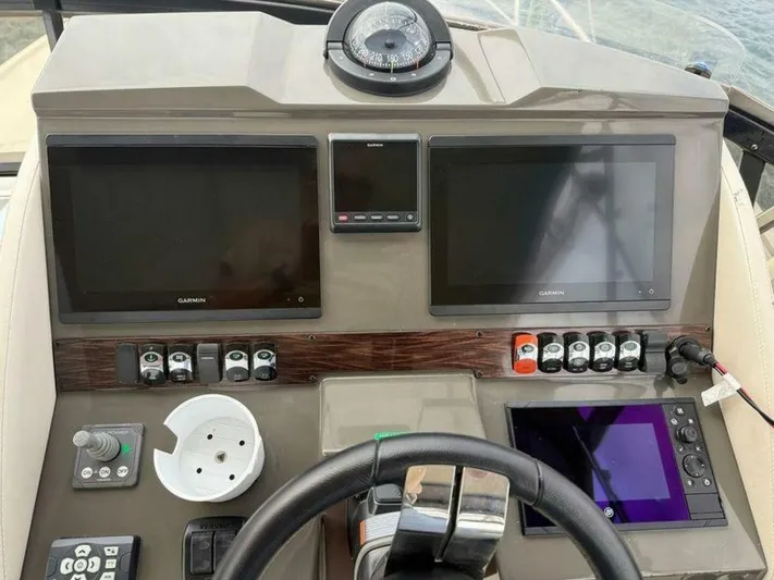 Mjm Grand Yacht Photos Pics 2020 Carver C36 Command Bridge - Image 27