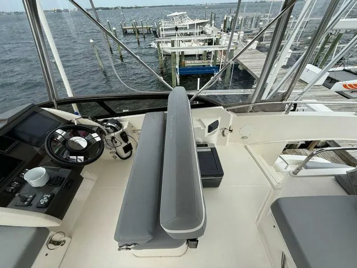 Mjm Grand Yacht Photos Pics 2020 Carver C36 Command Bridge - Image 16