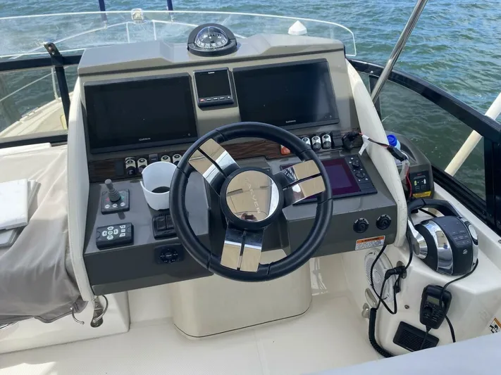 Mjm Grand Yacht Photos Pics 2020 Carver C36 Command Bridge - Image 25