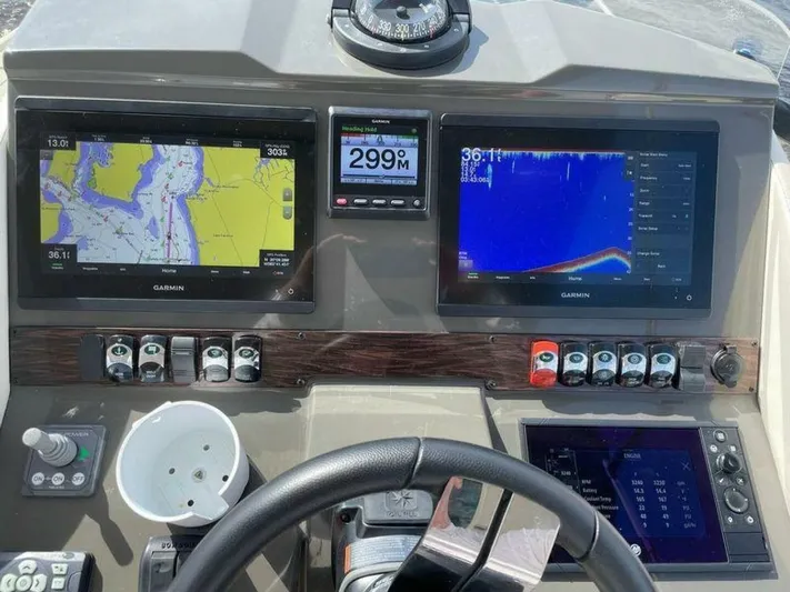 Mjm Grand Yacht Photos Pics 2020 Carver C36 Command Bridge - Image 28