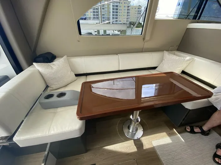 Mjm Grand Yacht Photos Pics 2020 Carver C36 Command Bridge - Image 73