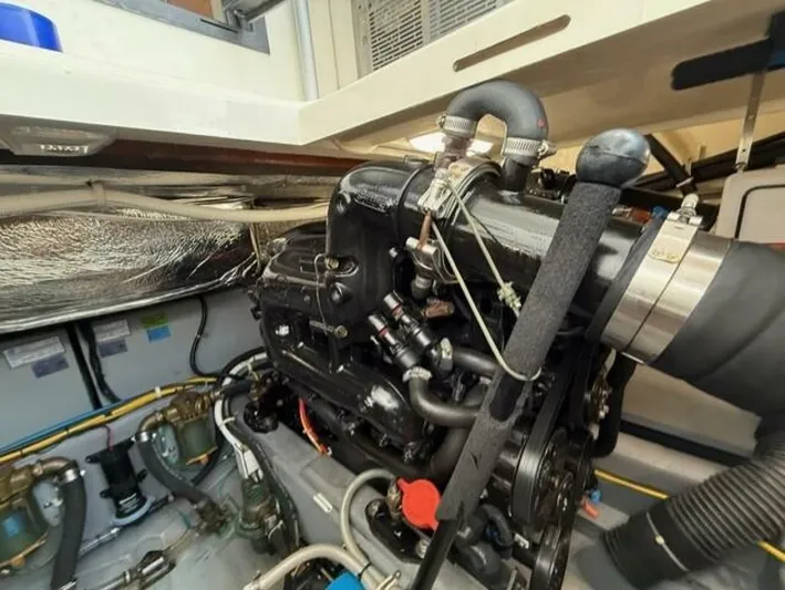 Mjm Grand Yacht Photos Pics 2020 Carver C36 Command Bridge - Image 50