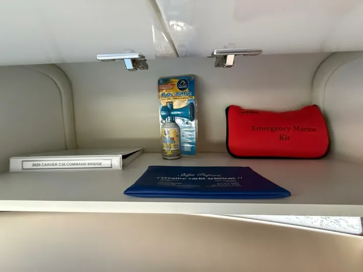 Mjm Grand Yacht Photos Pics 2020 Carver C36 Command Bridge - Image 93