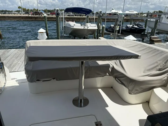 Mjm Grand Yacht Photos Pics 2020 Carver C36 Command Bridge - Image 33