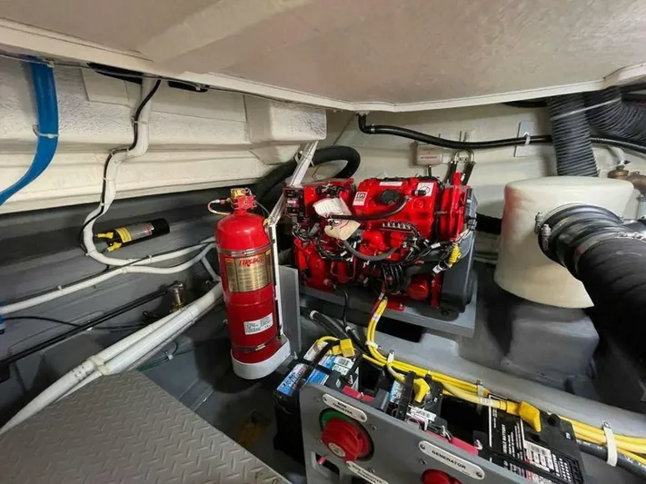 Mjm Grand Yacht Photos Pics 2020 Carver C36 Command Bridge - Image 45