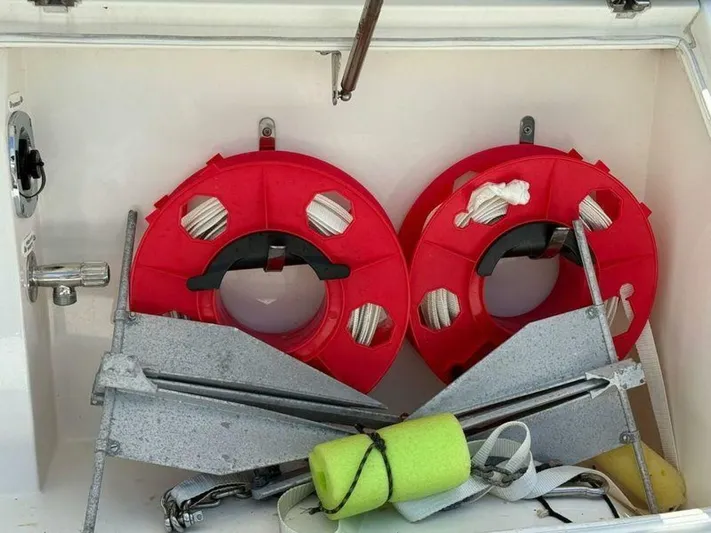 Mjm Grand Yacht Photos Pics 2020 Carver C36 Command Bridge - Image 38