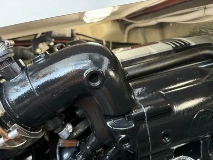 Mjm Grand Yacht Photos Pics 2020 Carver C36 Command Bridge - Image 43