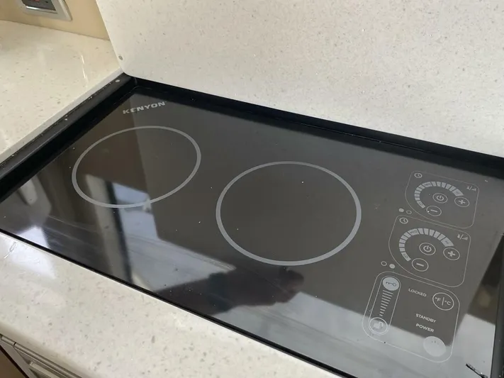 Mjm Grand Yacht Photos Pics 2020 Carver C36 Command Bridge - Image 83