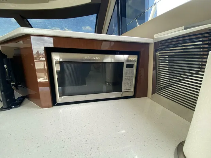 Mjm Grand Yacht Photos Pics 2020 Carver C36 Command Bridge - Image 82