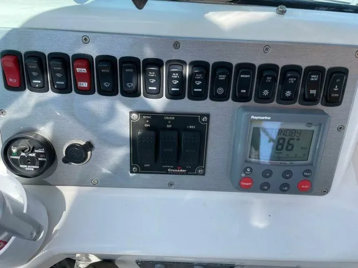 Mjm Grand Yacht Photos Pics 2020 Carver C36 Command Bridge - Image 29