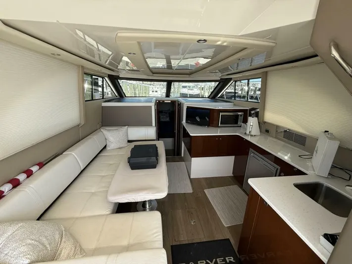 Mjm Grand Yacht Photos Pics 2020 Carver C36 Command Bridge - Image 72