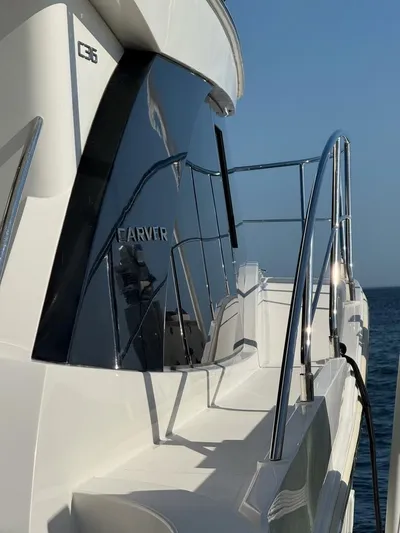 Mjm Grand Yacht Photos Pics 2020 Carver C36 Command Bridge - Image 21