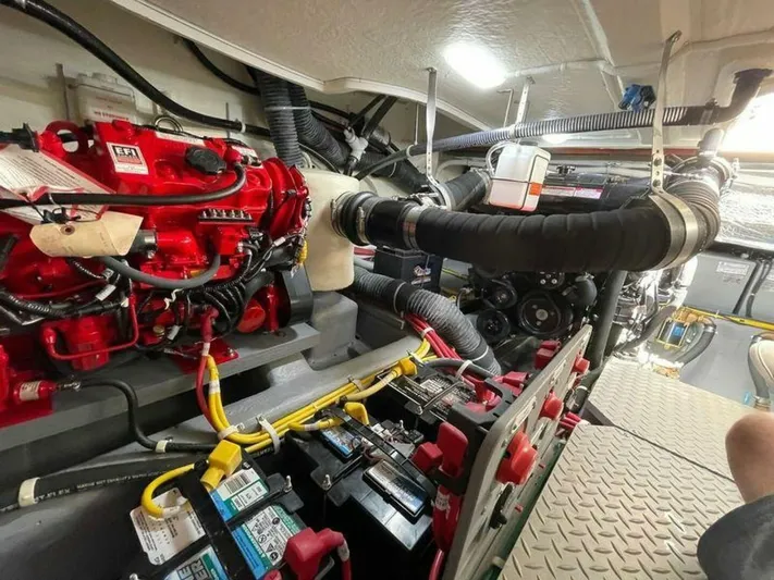 Mjm Grand Yacht Photos Pics 2020 Carver C36 Command Bridge - Image 46