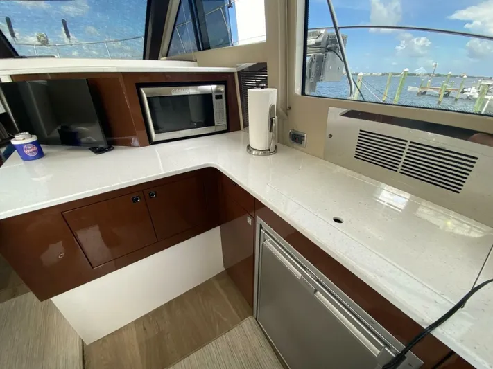 Mjm Grand Yacht Photos Pics 2020 Carver C36 Command Bridge - Image 76