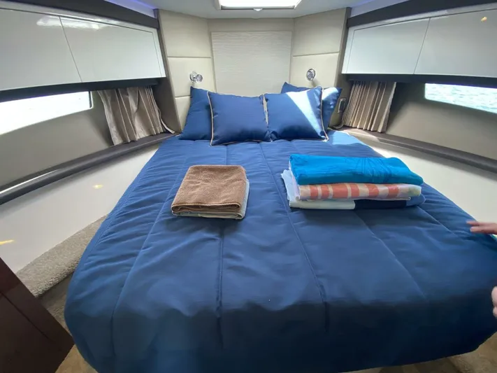 Mjm Grand Yacht Photos Pics 2020 Carver C36 Command Bridge - Image 86