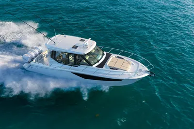 Boston Whaler 405 Conquest