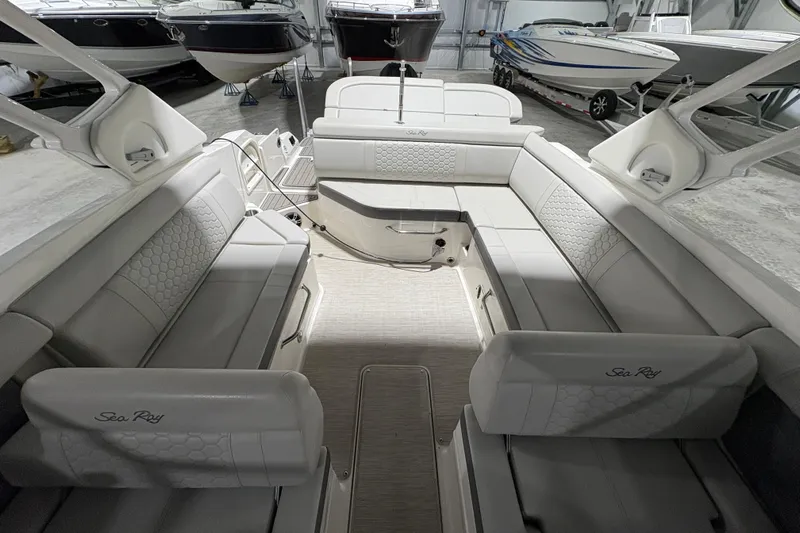  Yacht Photos Pics 2022 Sea Ray SDX 270 Outboard interior with spacious seating and elegant design.