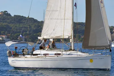 2004 Bavaria 35 Match