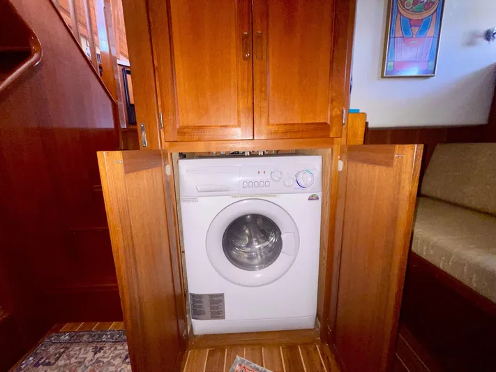 Mayana Yacht Photos Pics 