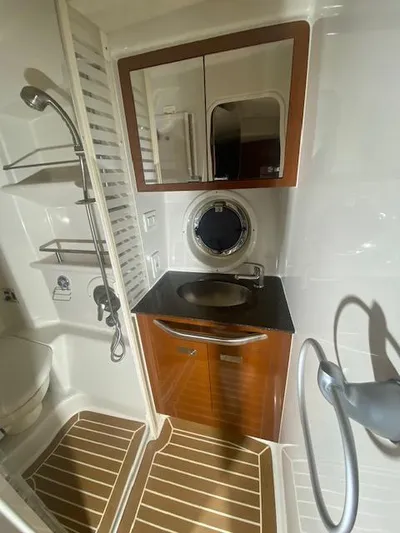 Goliath Yacht Photos Pics 2012 Sea Ray 370 Sundancer