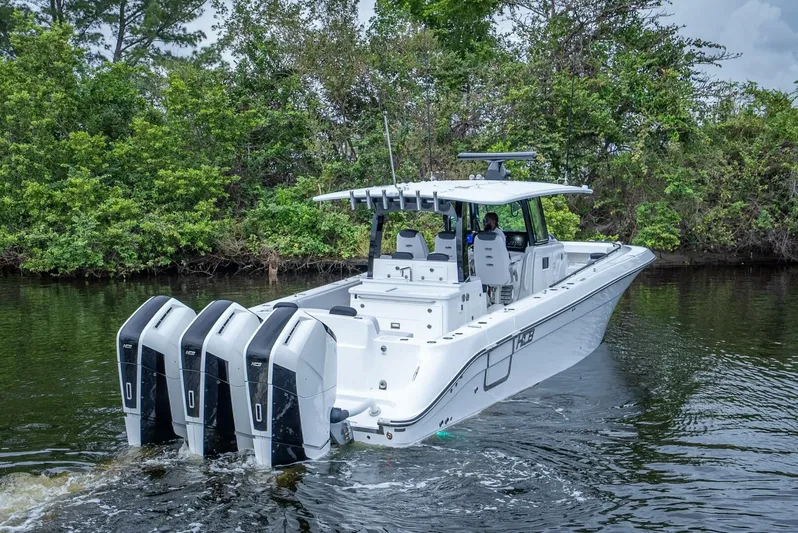  Yacht Photos Pics 2024 Hcb 42 Lujo - Image 7