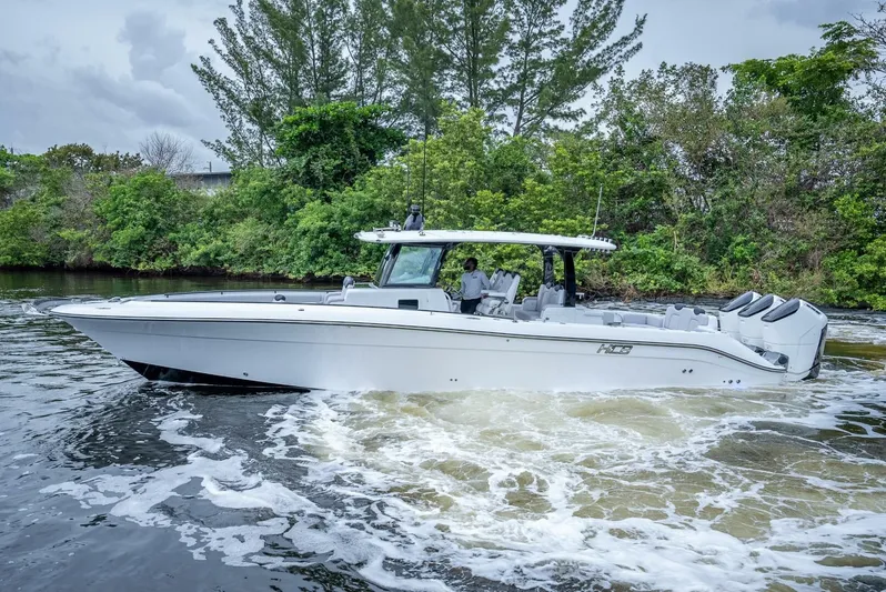  Yacht Photos Pics 2024 Hcb 42 Lujo - Image 4