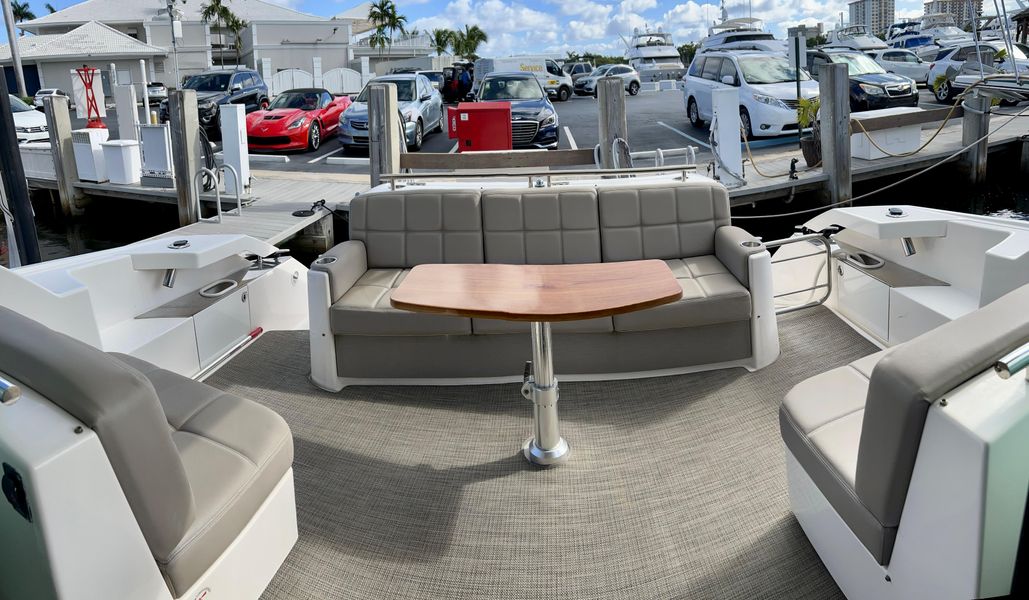 2017 Tiara Yachts C44 Coupe