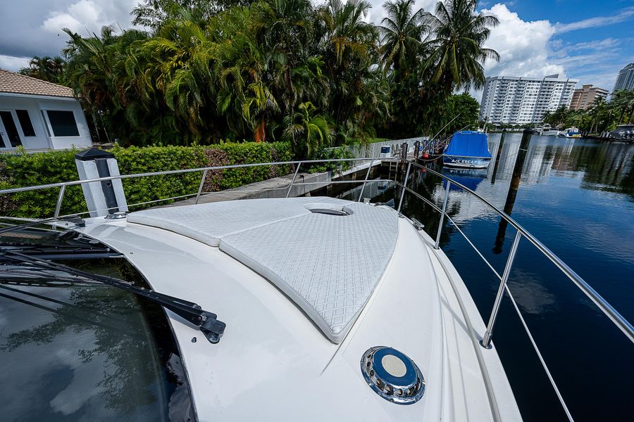 2005 Azimut 42 Motor Yacht