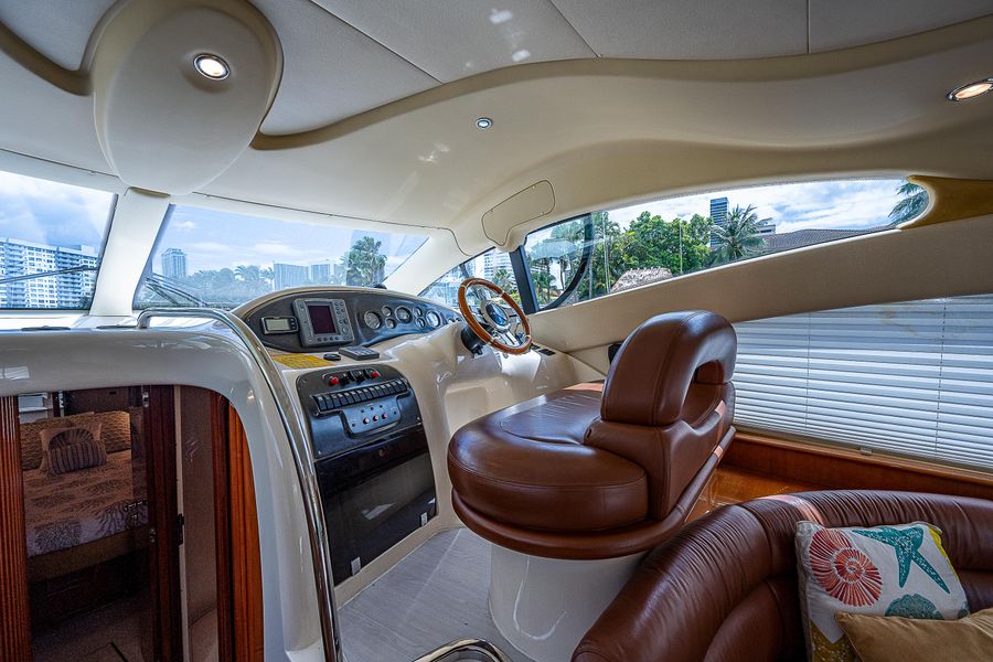 2005 Azimut 42 Motor Yacht