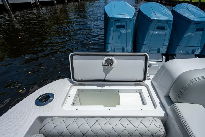  Yacht Photos Pics 2023 Hcb 53 Sueños - Image 17