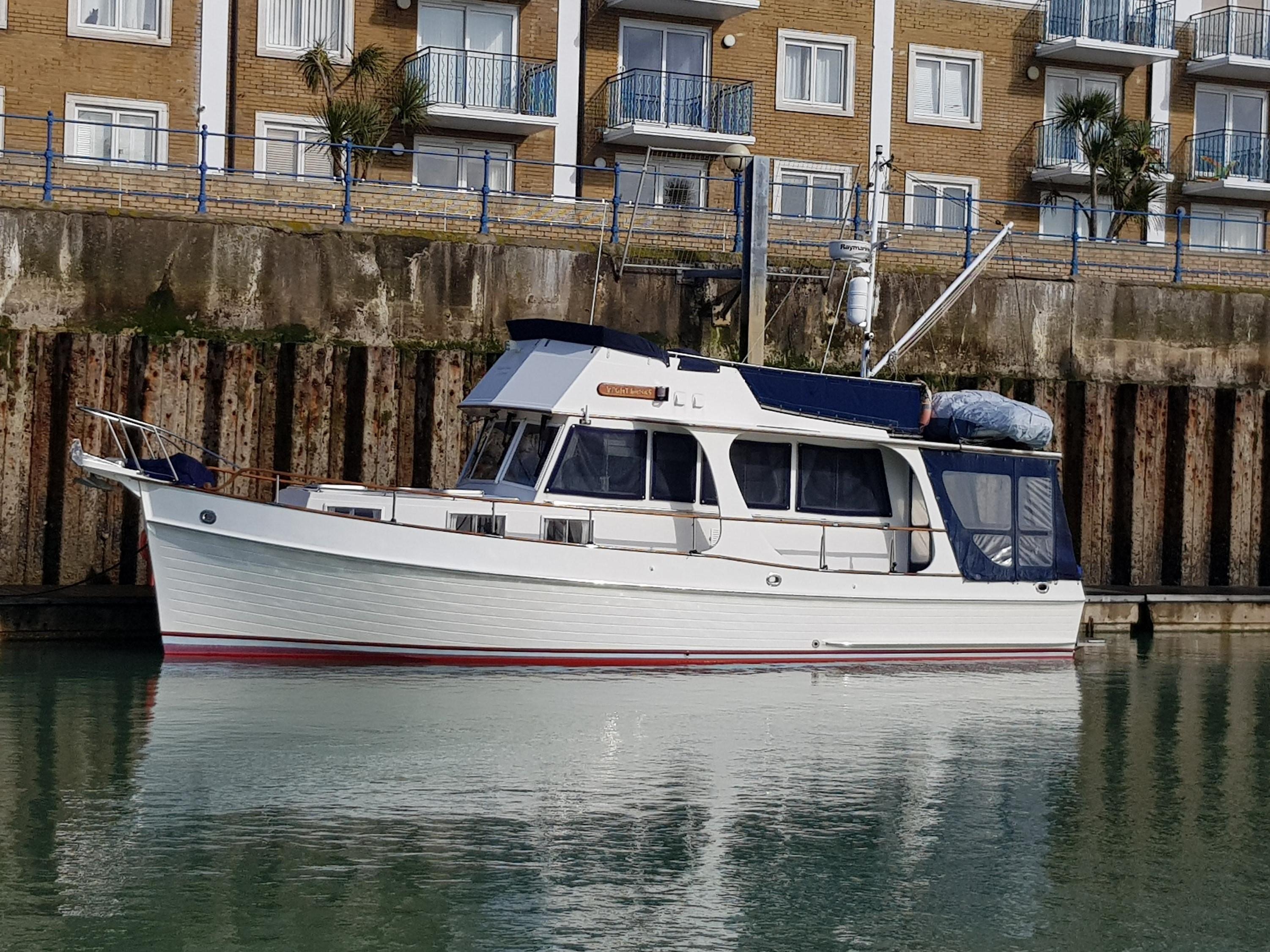 1991 Grand Banks 36 Europa Yläohjaamo myytävät YachtWorld