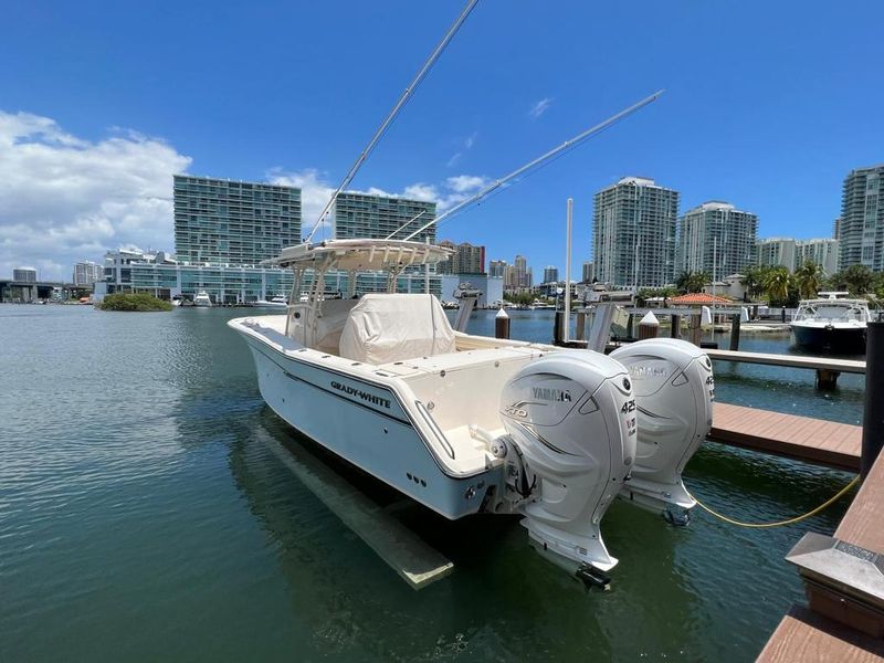 2019 Grady-White 336 Canyon Center Console