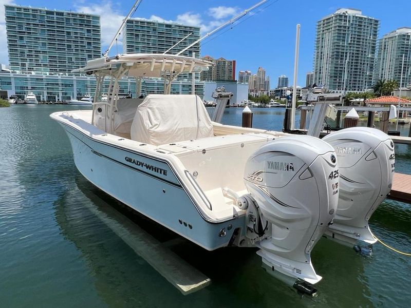 2019 Grady-White 336 Canyon Center Console