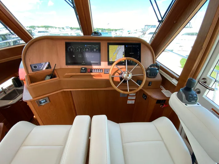  Yacht Photos Pics Helm