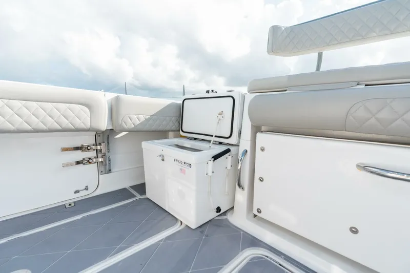 Our Trade Yacht Photos Pics 2023 Hcb 42 Lujo - Image 23