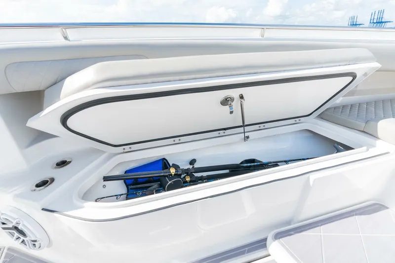 Our Trade Yacht Photos Pics 2023 Hcb 42 Lujo - Image 57