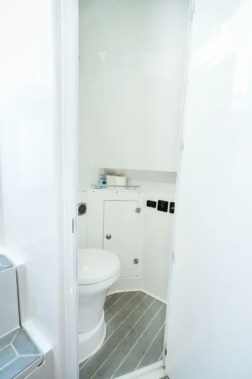 Our Trade Yacht Photos Pics 2023 Hcb 42 Lujo - Image 64