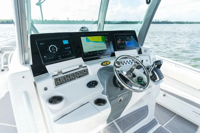 Our Trade Yacht Photos Pics 2023 Hcb 42 Lujo - Image 37