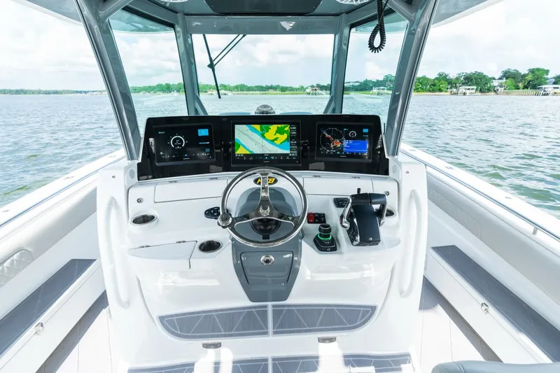 Our Trade Yacht Photos Pics 2023 Hcb 42 Lujo - Image 38