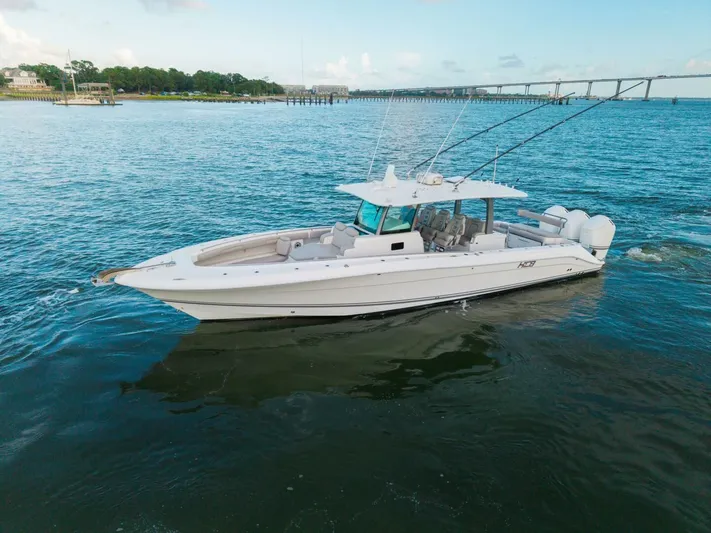 Our Trade Yacht Photos Pics 2023 Hcb 42 Lujo - Image 8