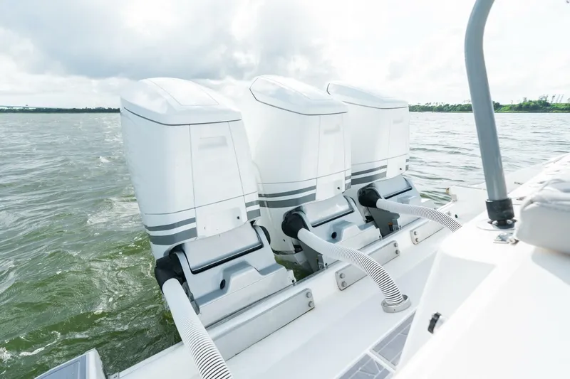 Our Trade Yacht Photos Pics 2023 Hcb 42 Lujo - Image 15