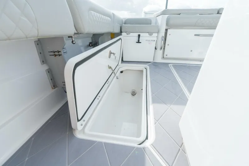 Our Trade Yacht Photos Pics 2023 Hcb 42 Lujo - Image 56