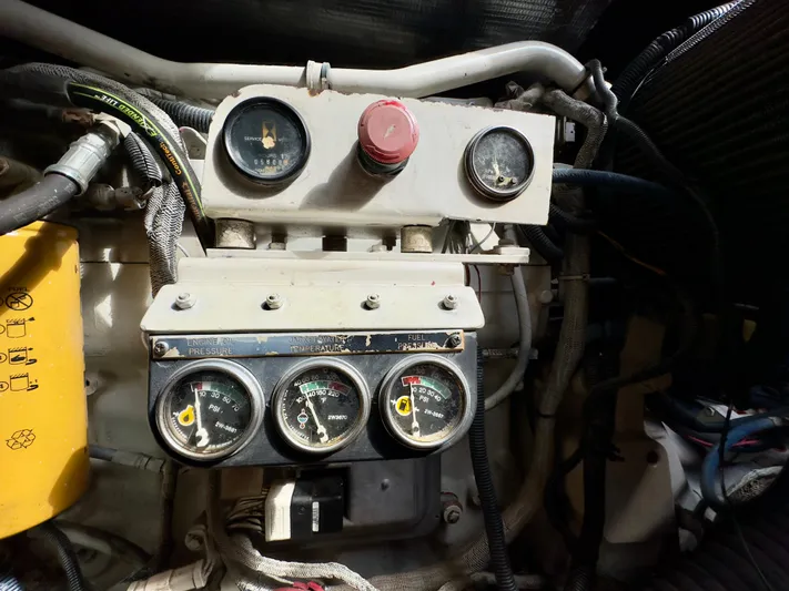  Yacht Photos Pics Engine control panel of 1999 Sea Ray 540 Sundancer with gauges and wiring.