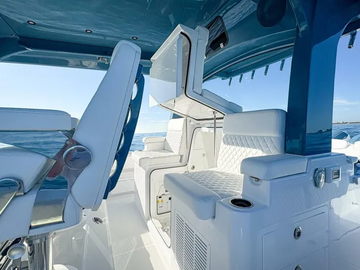  Yacht Photos Pics 2025 Hcb 48 Campeon - Image 11