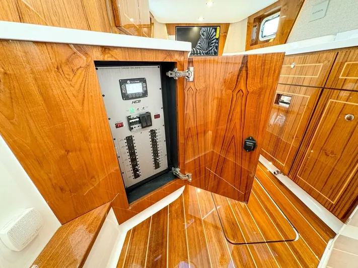  Yacht Photos Pics 2025 Hcb 48 Campeon - Image 33