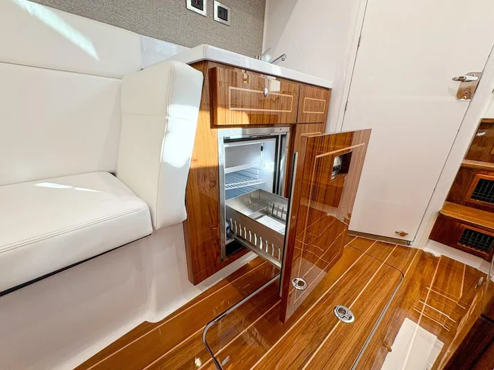  Yacht Photos Pics 2025 Hcb 48 Campeon - Image 29