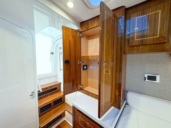  Yacht Photos Pics 2025 Hcb 48 Campeon - Image 31