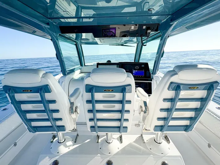  Yacht Photos Pics 2025 Hcb 48 Campeon - Image 12