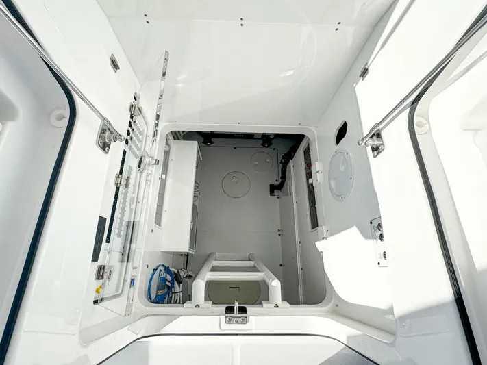  Yacht Photos Pics 2025 Hcb 48 Campeon - Image 10