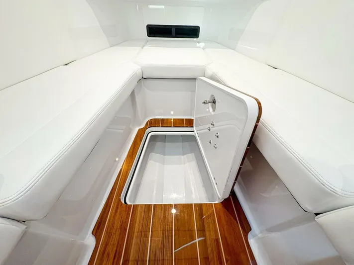  Yacht Photos Pics 2025 Hcb 48 Campeon - Image 30